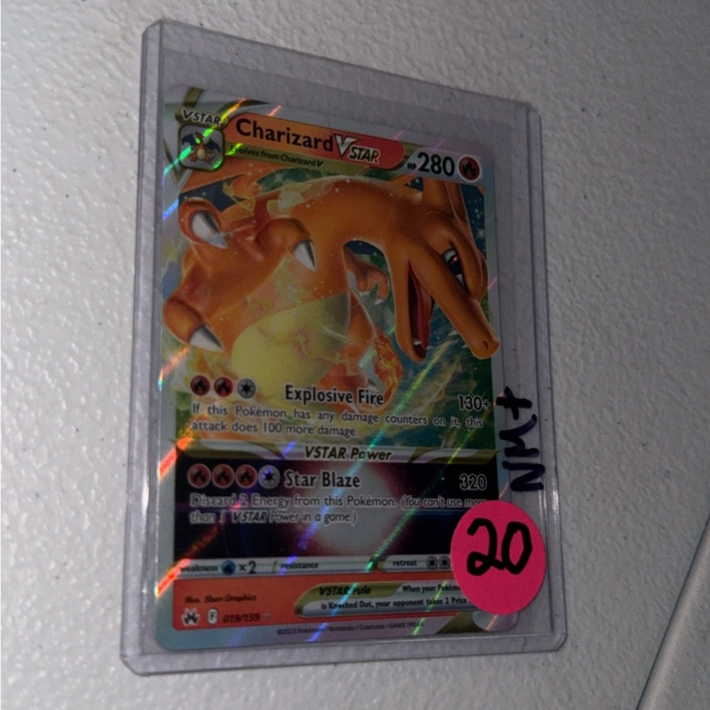 Charizard VSTAR Pokémon Card